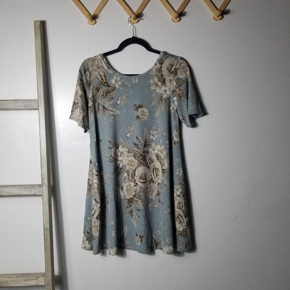NWOT HAPTICS WOMEN'S FLORAL TUNIC BLOUSE SIZE MEDIUM